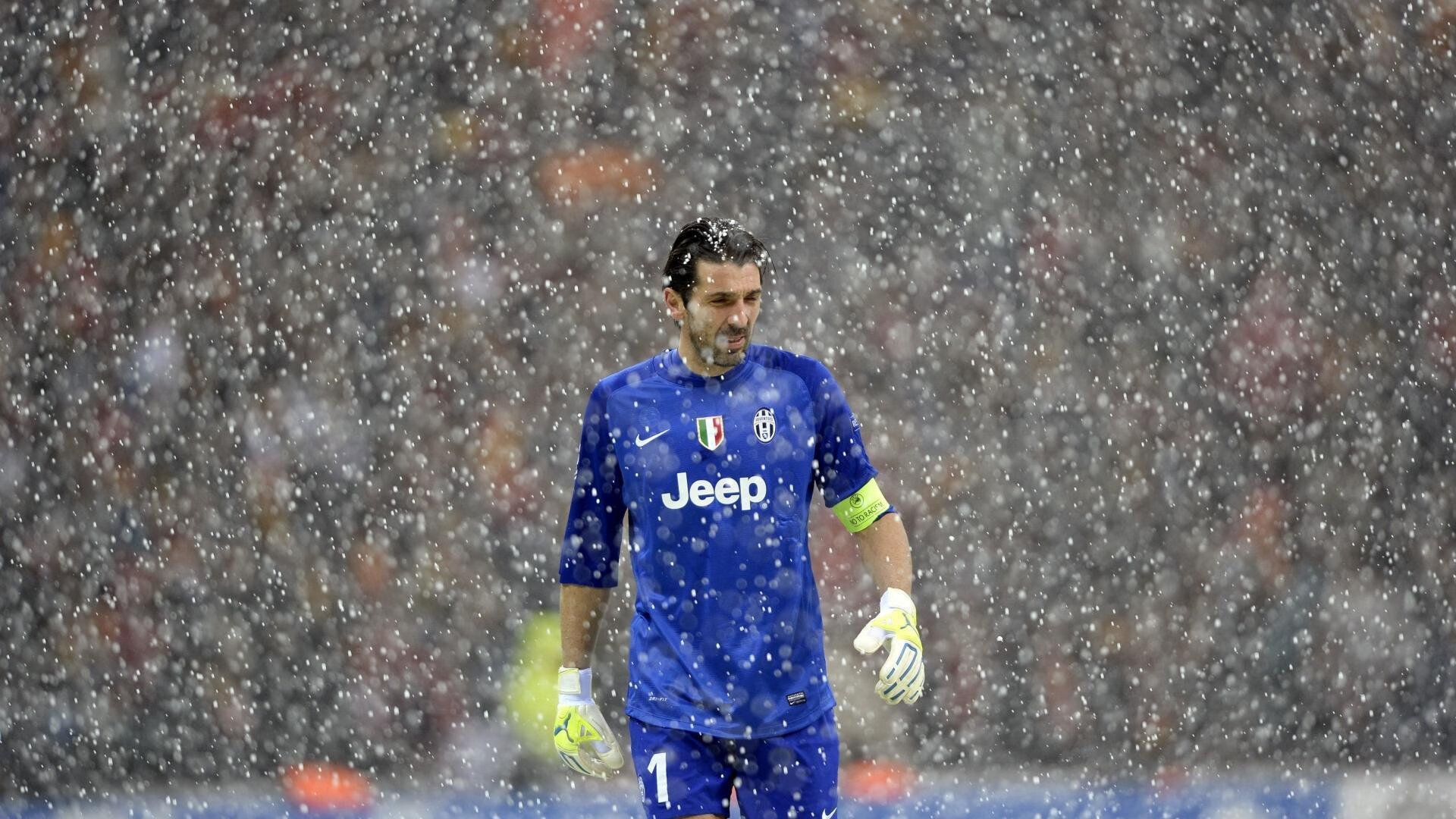 安东·李恩：他是全黑队防守和进攻的双重保障，能力全面，安东内利什么水平